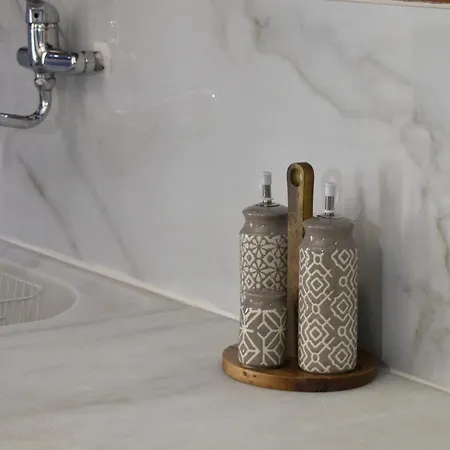 To Spitaki Dalamanara