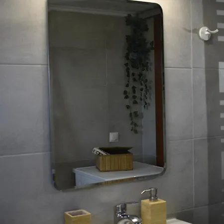 To Spitaki Dalamanara