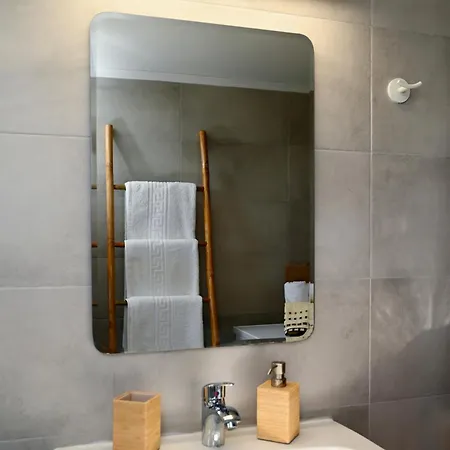 To Spitaki Dalamanara