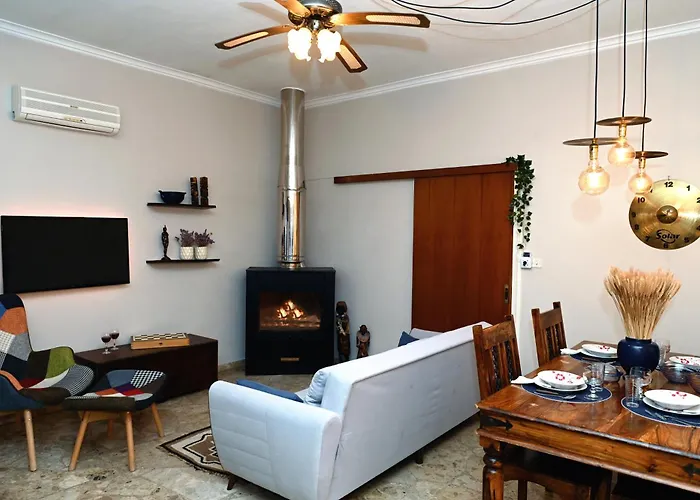 To Spitaki Dalamanara