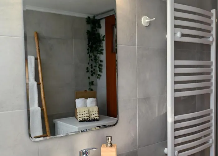 To Spitaki Dalamanara